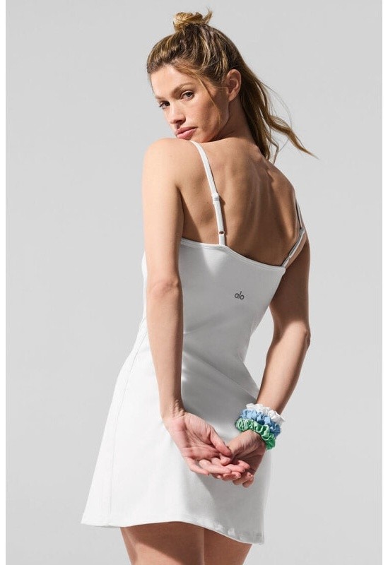 (CN) Платье женское Alo Yoga Airbrush Streamlined Dress с шортами, карманами, встроенным бюстгальтером, Белое (S)