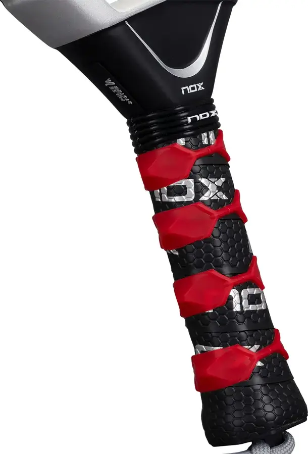 Ракетка для падел тенниса Nox AT10 Luxury Genius Attack 18K Alum By Agustin Tapia 2026