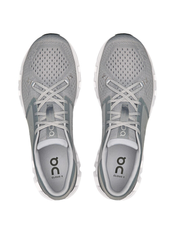 On Cloud 4 sneakers