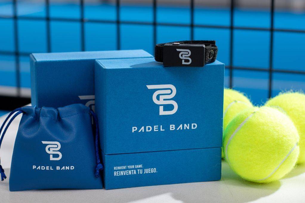 Трекер для падел-тенниса Padel Band, красный + год подписки Premium