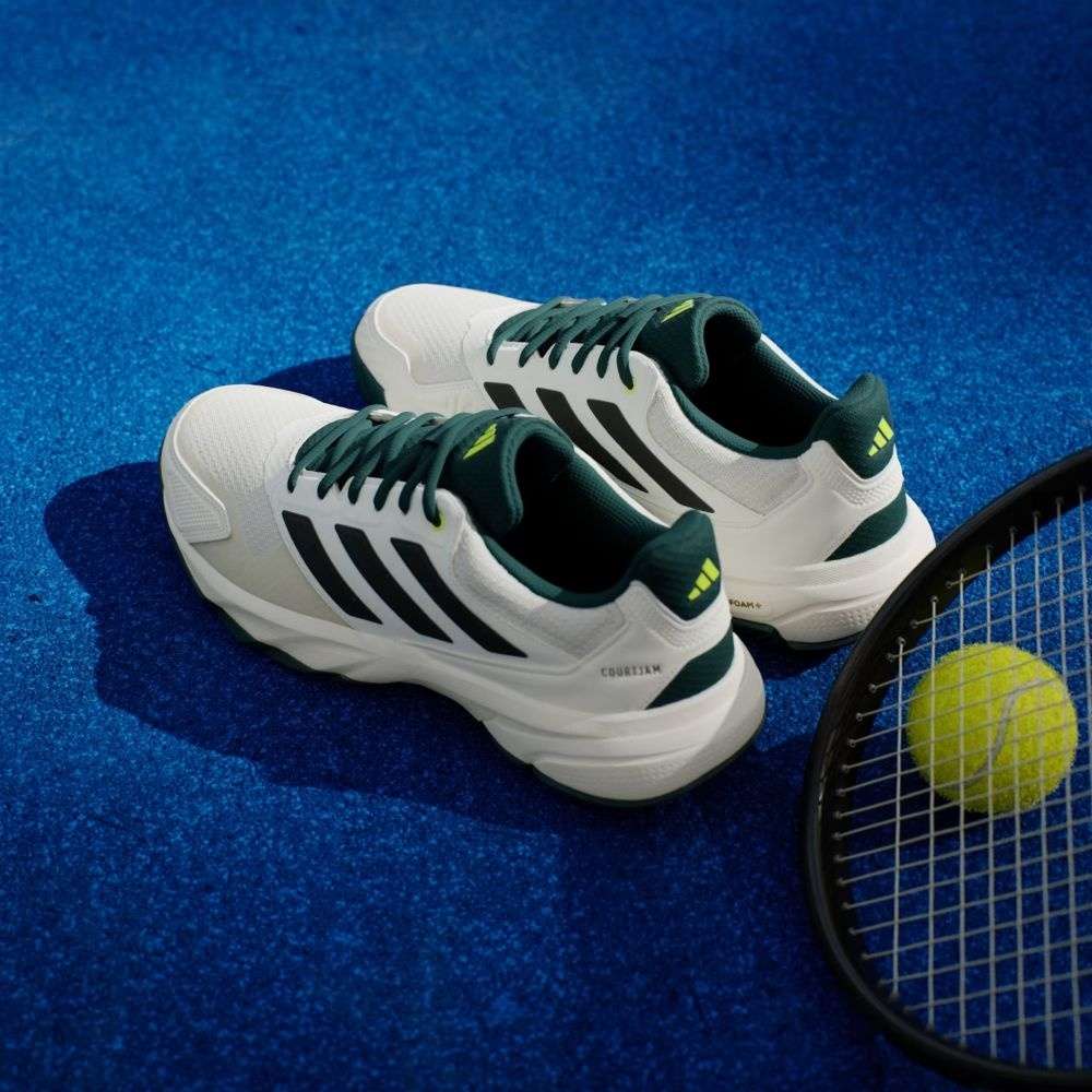 Кроссовки мужские Adidas Courtjam Control 3, Белые/Тёмно-зелёные, для хард-корта, с переработанными материалами (р. 46,5)