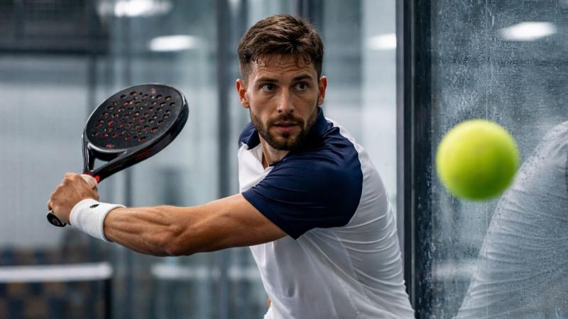 Игра от стен: как читать отскок от стекла и решётки и защищаться стабильнее