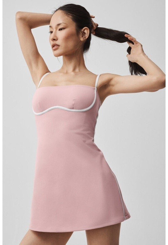 (CN) Платье женское Alo Yoga Airbrush Streamlined Dress с шортами, карманами, встроенным бюстгальтером, Розовое (S)