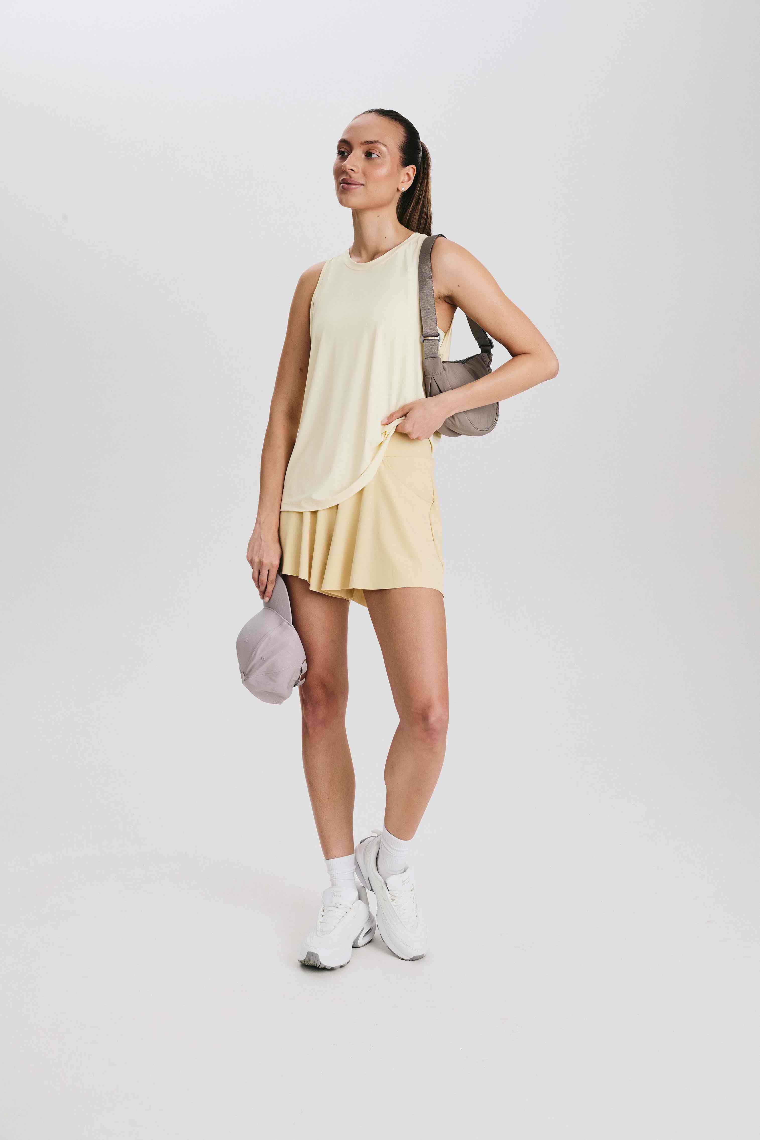Шорты женские SURE 1ASKR_9101_200, Жёлтые (S)