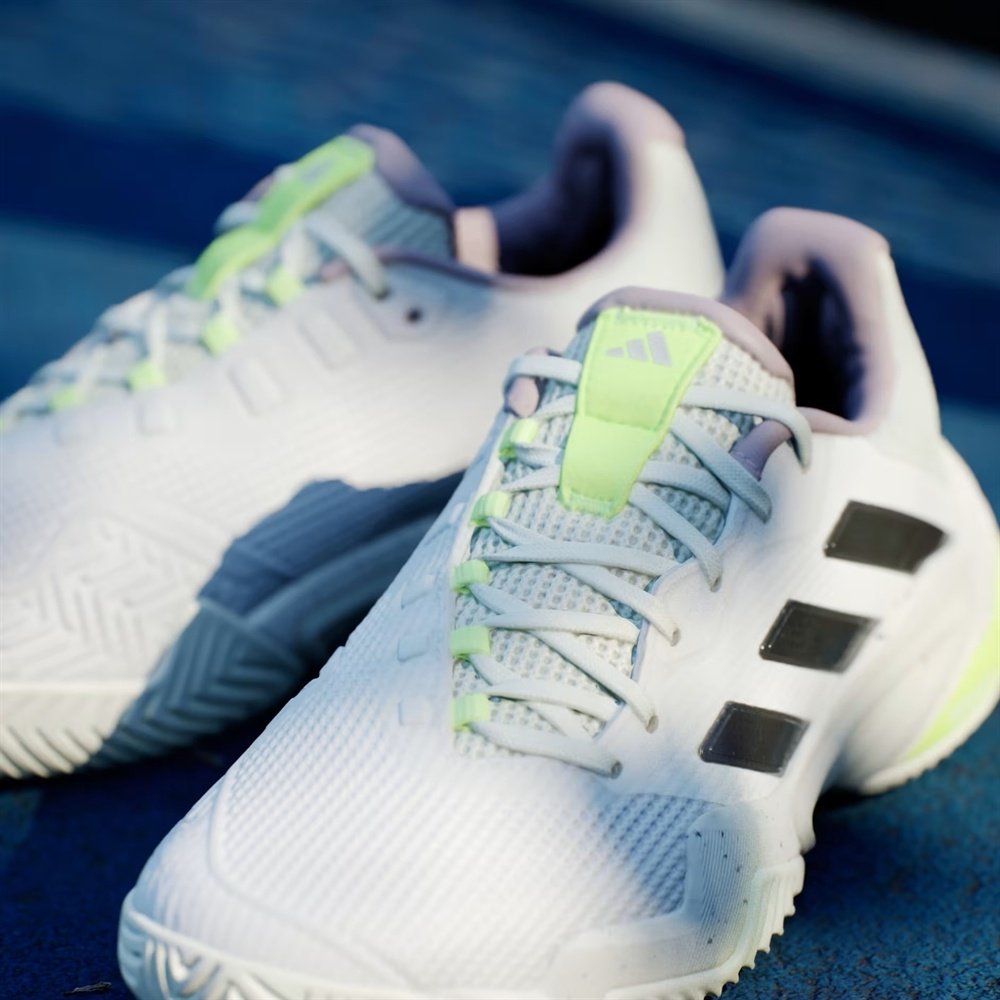 Кроссовки женские Adidas Barricade 13, Белые/Чёрные (р. 41,5)