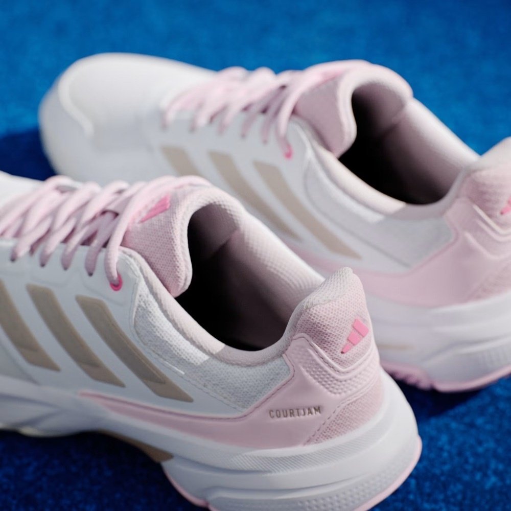 Кроссовки женские Adidas Courtjam Control 3, Белые/Розовые, с системой стабилизации, из переработанных материалов (р. 35,5)