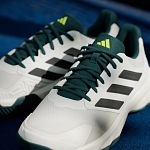 Кроссовки мужские Adidas Courtjam Control 3, Белые/Тёмно-зелёные, для хард-корта, с переработанными материалами (р. 46,5)